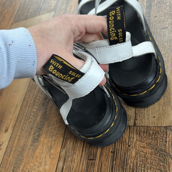 Dr Martens Blaire Quad White Hydro Leather Sandals Womans Size 9 - Picture 4 of 6